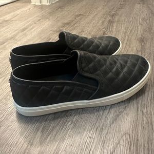 black steve madden slip ons